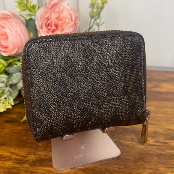 Michael Kors Jet Set Leather Wallet - Dark Brown with Gold Emblem - Picture 2 of 9